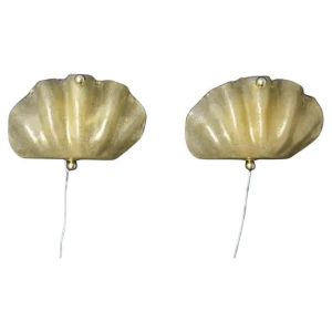 Large Paire d&rsquo;appliques en forme de coquillage en verre de Murano doré