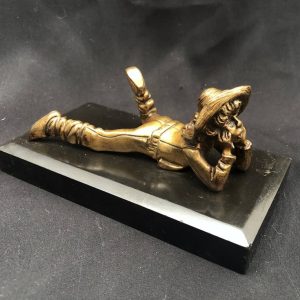 Sculpture En Bronze : Jeune Garçon Allongé